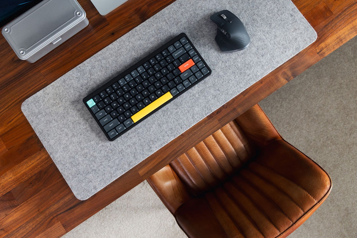 Tom Eversley's workspace (photo: Workspaces #454)