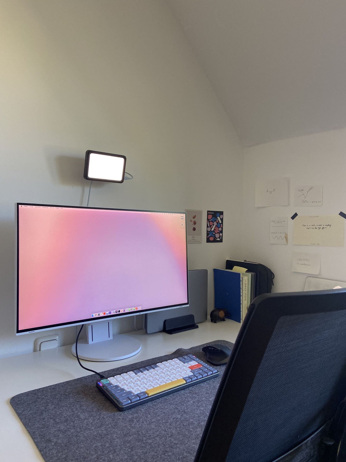 Simon Scholz's workspace (photo: Workspaces #256)