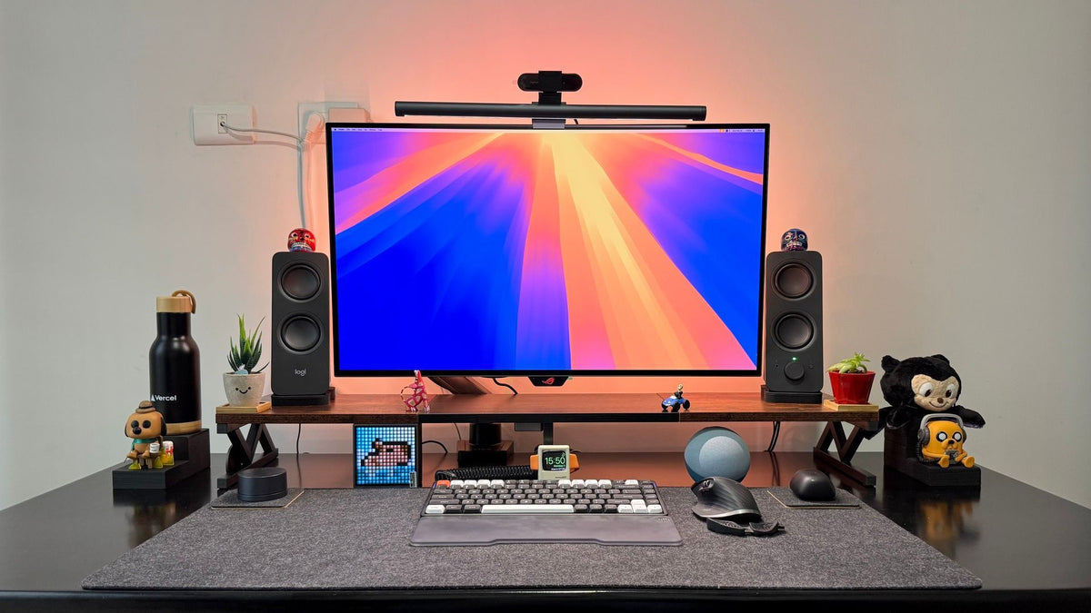 Jahir Fiquitiva's workspace (photo: Workspaces #494)