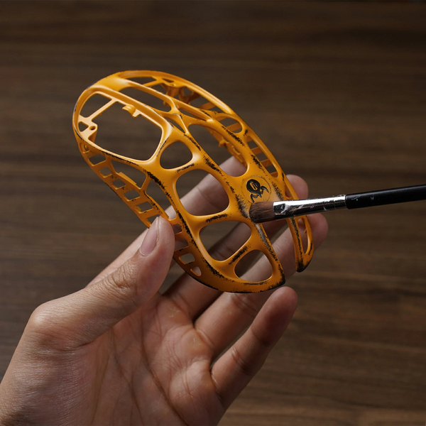เมาส์สำหรับเล่นเกม GravaStar รุ่นพิเศษ Battle Worn-Yellow – น้ำหนักเบาเป็นพิเศษ 49 กรัม เซ็นเซอร์ 32,000 DPI โหมด Tri-Mode