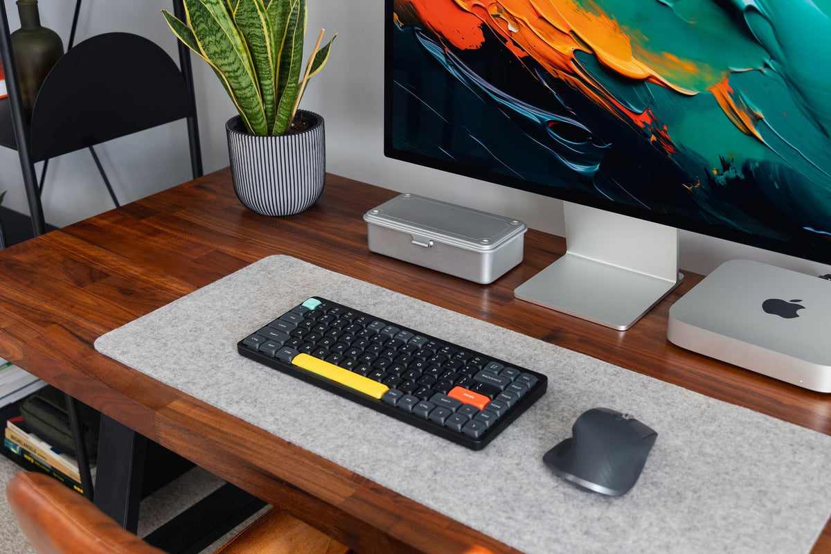 Tom Eversley's workspace (photo: Workspaces #454)