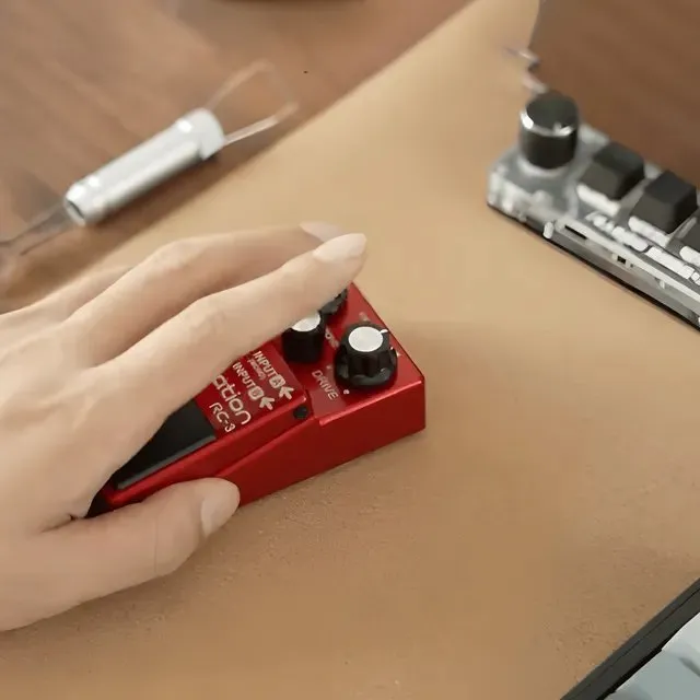 Roland BOSS DD-7 Wireless Mouse – Unique Pedal Design & Creative Musical Instrument Souvenir Mice Pc Gamer Accessories
