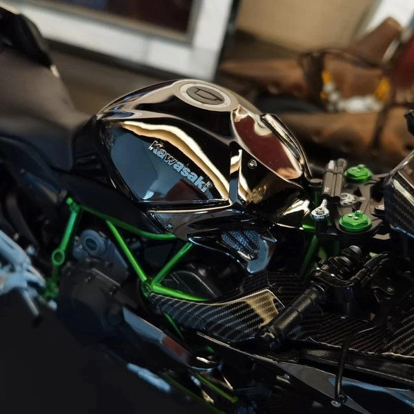 โมเดล Kawasaki Ninja H2R ขนาด 1:6 – สตาร์ทเครื่องยนต์, ปล่อยควัน, ไฟ LED