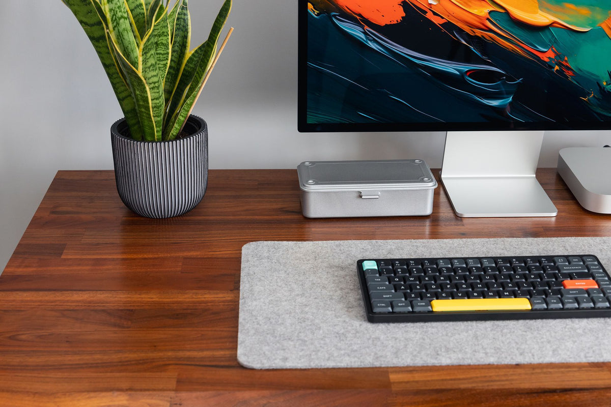 Tom Eversley's workspace (photo: Workspaces #454)