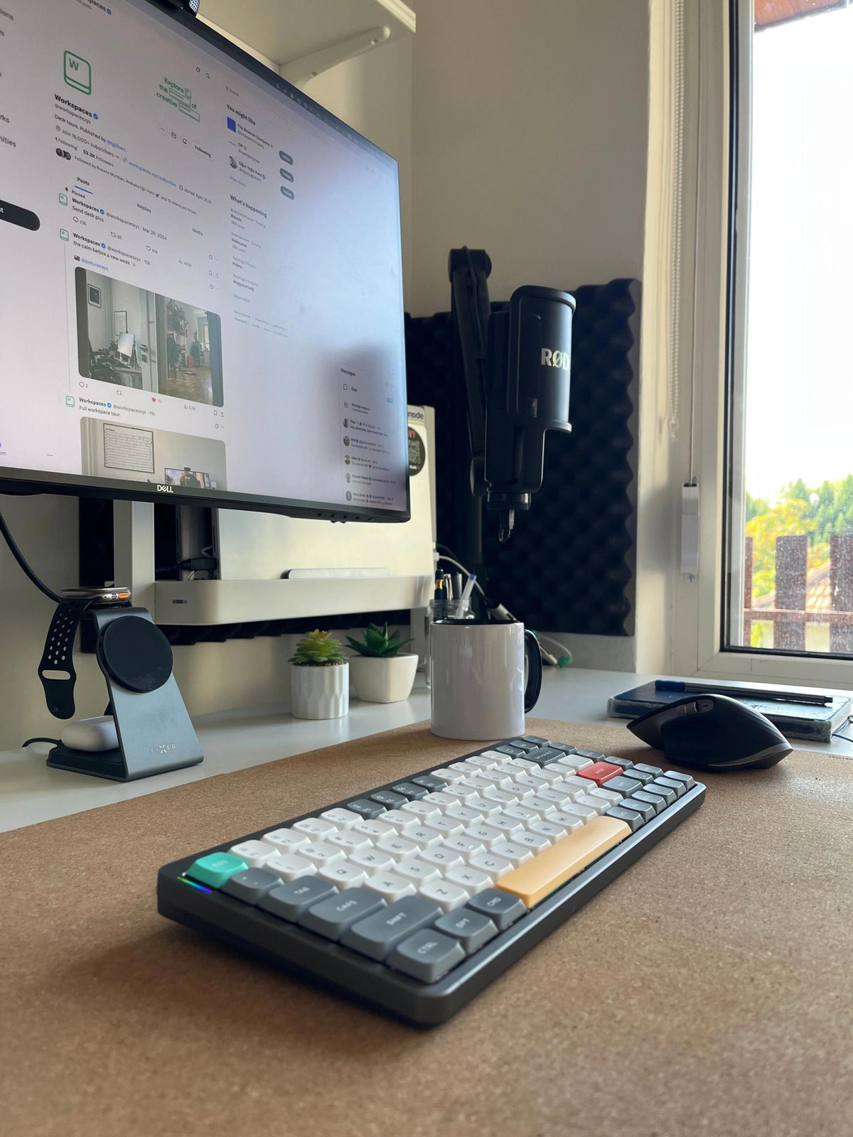 Ákos Kőműves's workspace (photo: Workspaces #527)